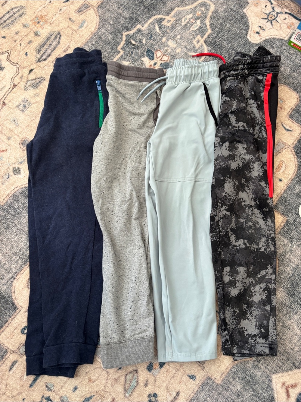 Stella McCartney, place, carters Gray, set of 4 athletic Joggers, size 8